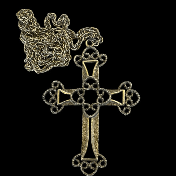 Sarah Coventry "Victorian” Limited Edition 1973 Cross Necklace Collectible - Picture 1 of 4